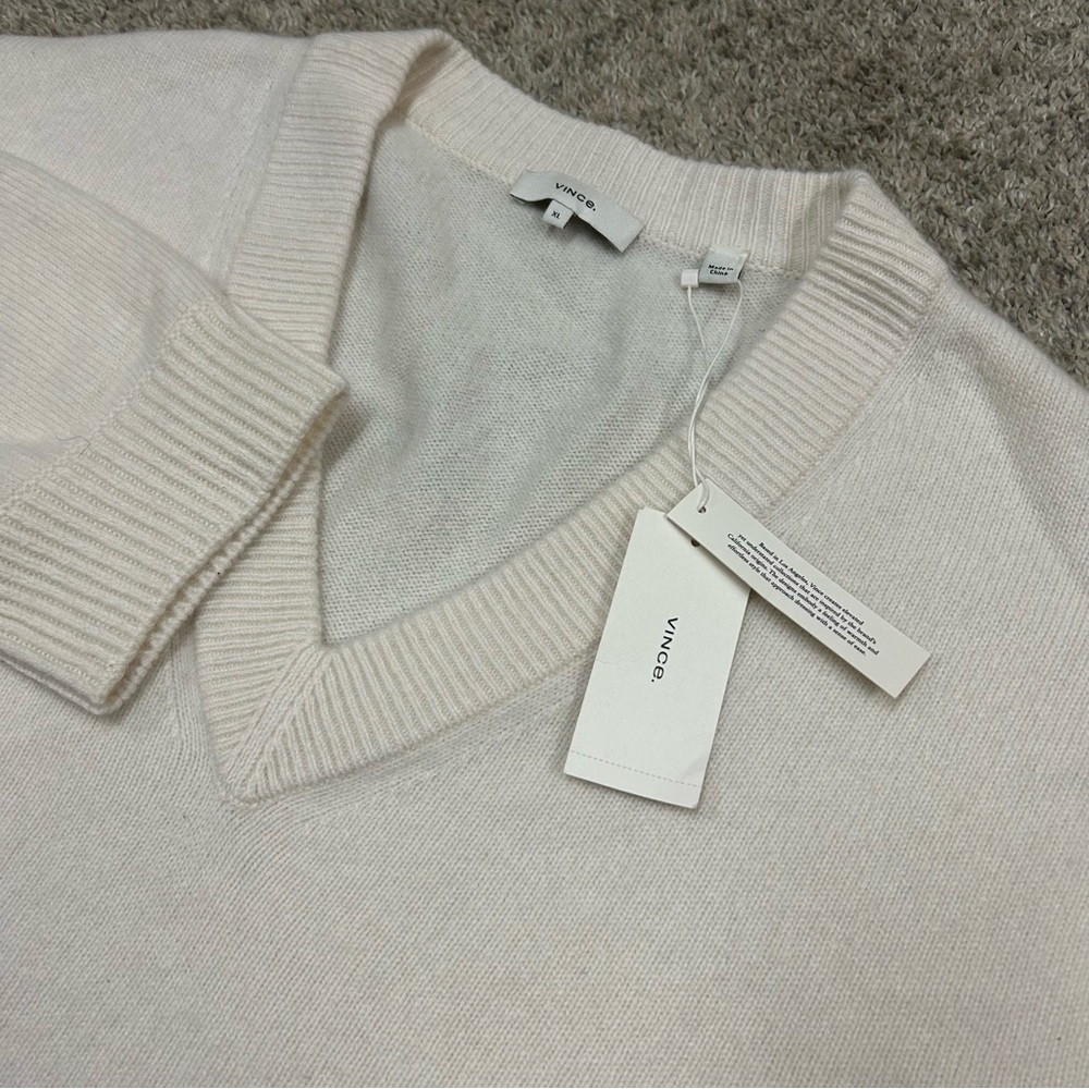 Vince Cashmere V-Neck Sweater Women’s XL Ivory‎ White New with Tags NWT